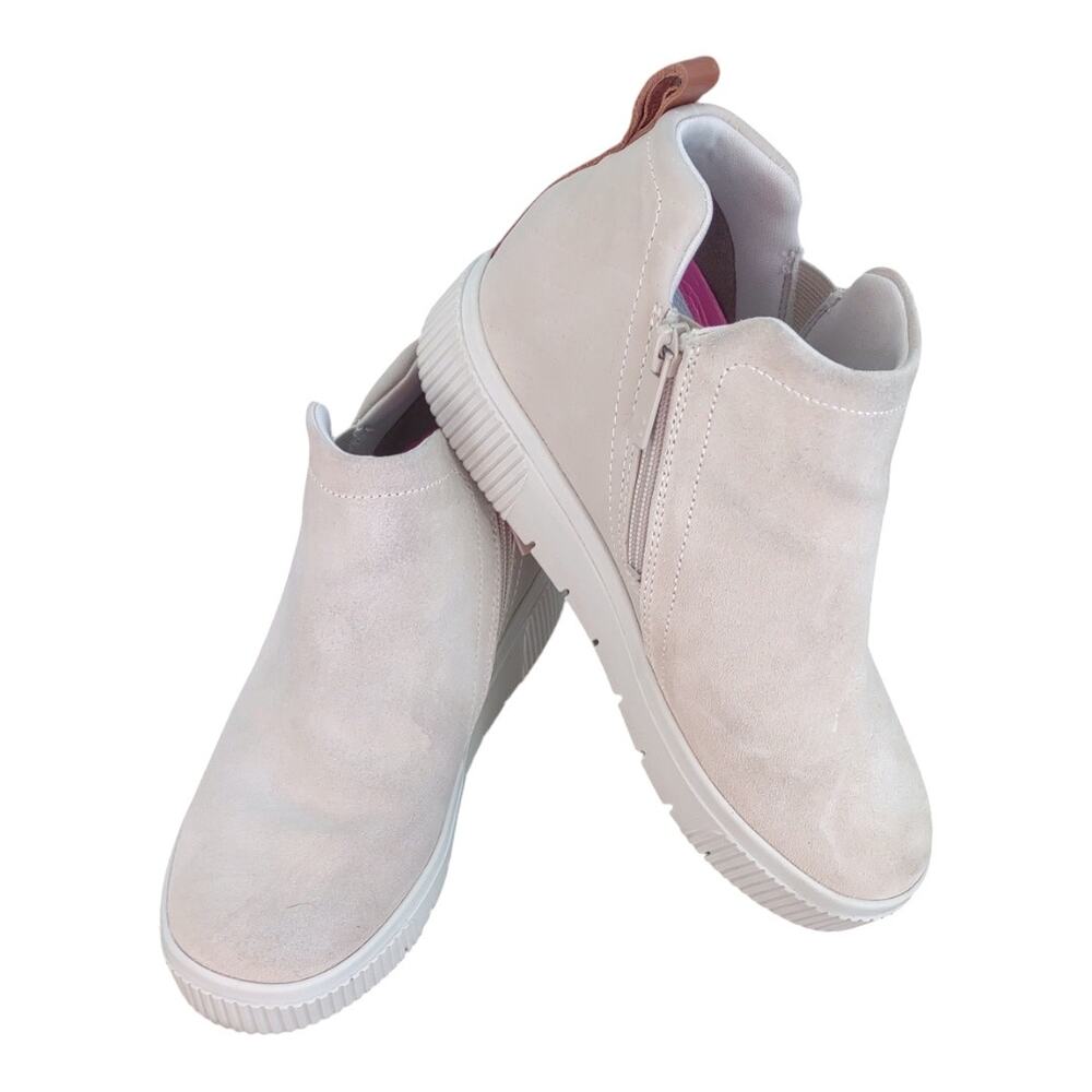 RYKA High Top Sneaker Booties Women's Size 8 Cream Suede Hidden Wedge Heel Y2K